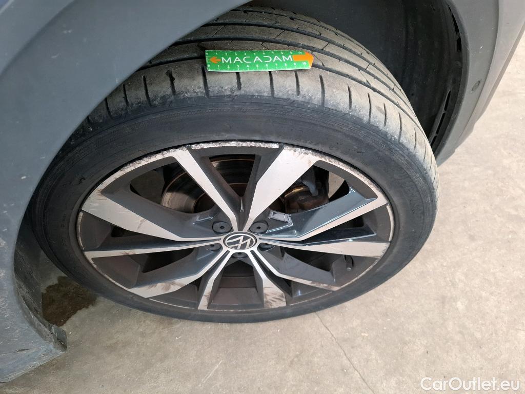  Volkswagen  Taigo  R-Line 1.5 TSI 150CV BVA7 E6d #1