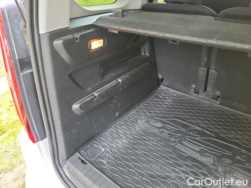  Opel  Combo  Life (E)  (2018) Com.L.1.5D 96 Elegance Plus 5d #19