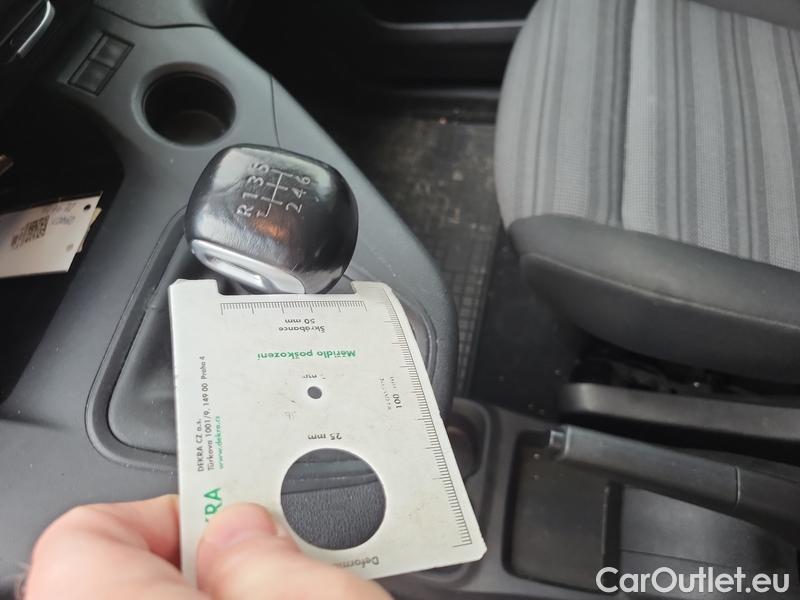  Opel  Combo  Life (E)  (2018) Com.L.1.5D 96 Elegance Plus 5d #4