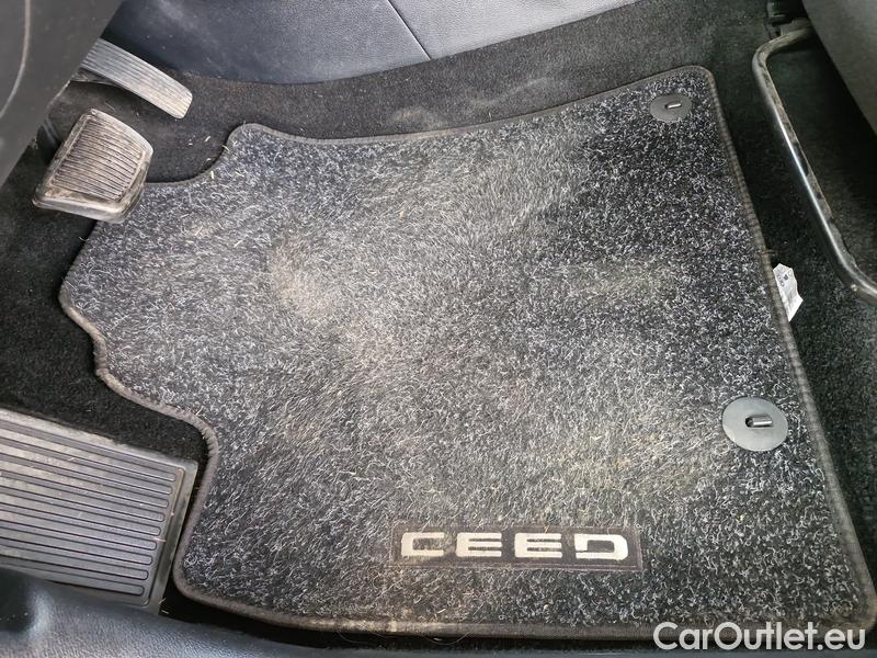  KIA  Cee'd Ceed  (CD) (2018->) Ceed SW 1.5 T-GDI 118 Top AT #3