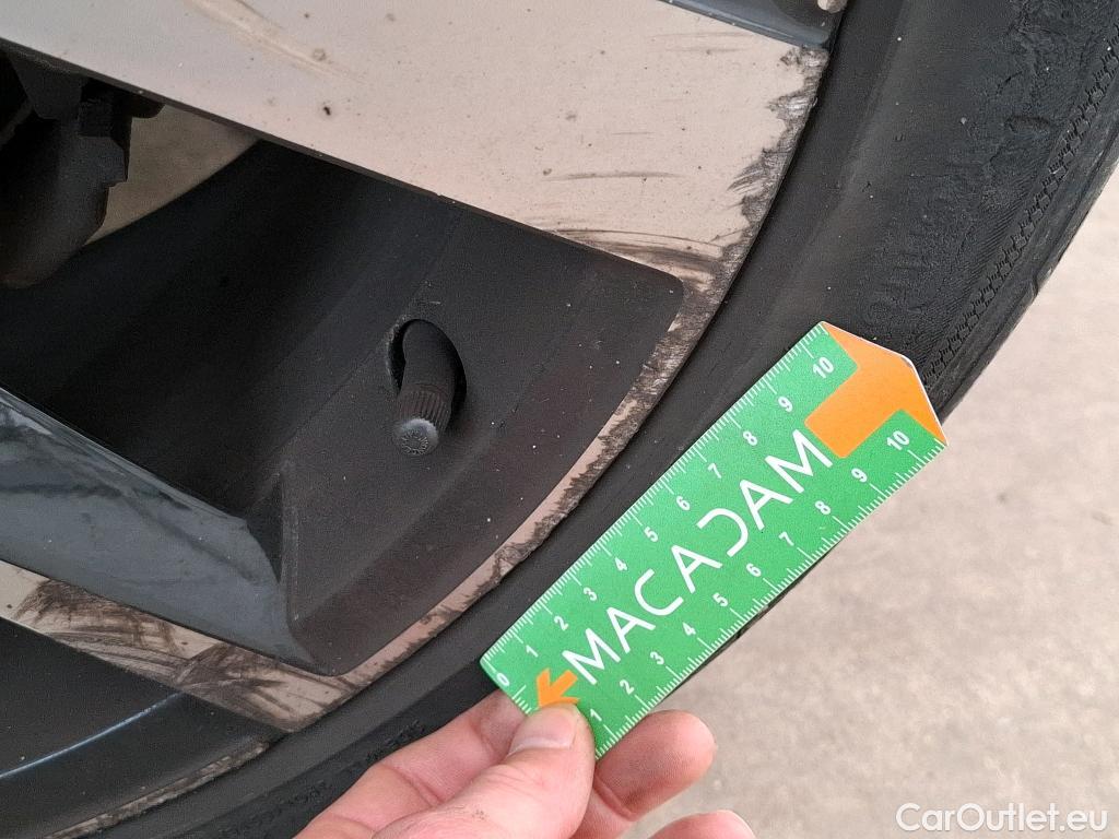  Volkswagen  Taigo  R-Line 1.5 TSI 150CV BVA7 E6d #9