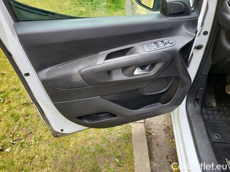  Opel  Combo  Life (E)  (2018) Com.L.1.5D 96 Elegance Plus 5d #9