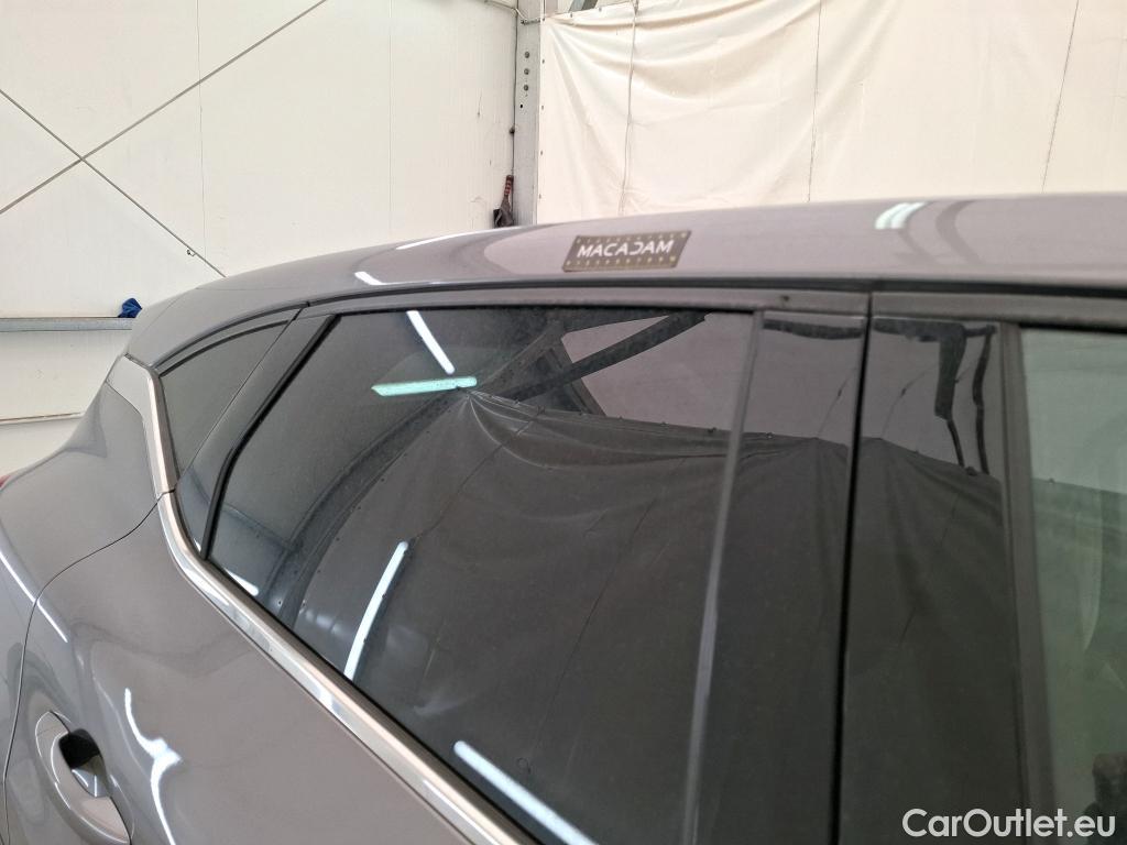  Renault  Captur RENAULT  / 2019 / 5P / SUV techno mild hybrid 160 EDC #3