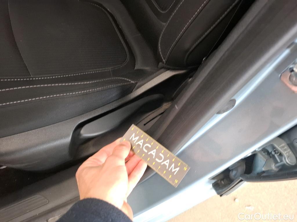  Renault  Megane  IV Grandtour Business 1.5 dCi 115CV BVM6 E6d #31