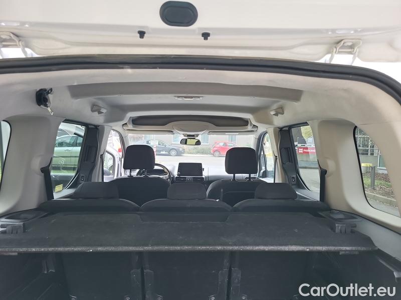  Opel  Combo  Life (E)  (2018) Com.L.1.5D 96 Elegance Plus 5d #20