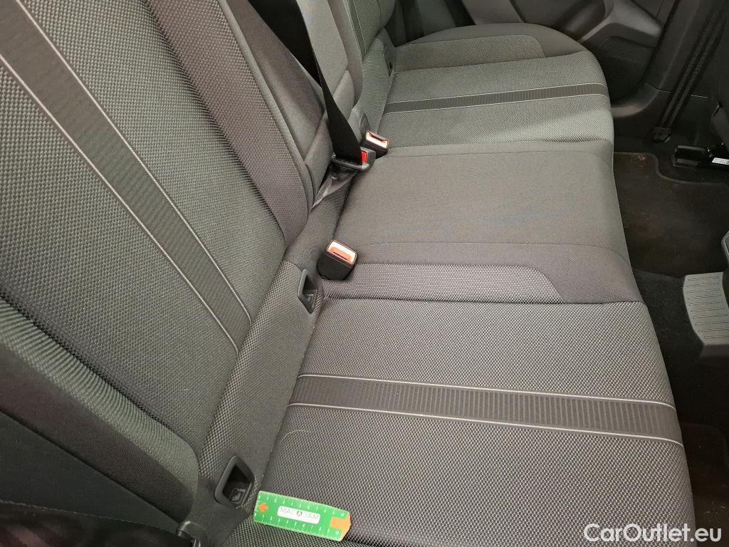  Volkswagen  T-ROC VOLKSWAGEN  / 2021 / 5P / SUV 2.0 TDI 116 LIFE PLUS #4