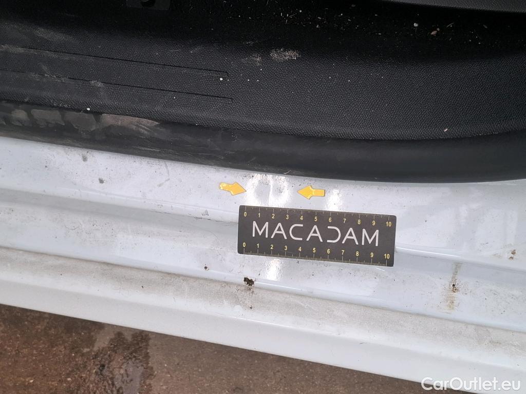  Peugeot  208  Premium 1.2 PureTech 75CV BVM5 E6d #18