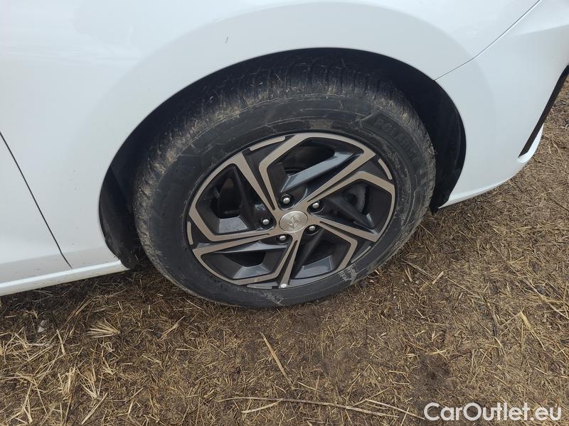  Hyundai  i30   cw (PD)(2017->)  kom.1.0TGDI 120 Smart #9