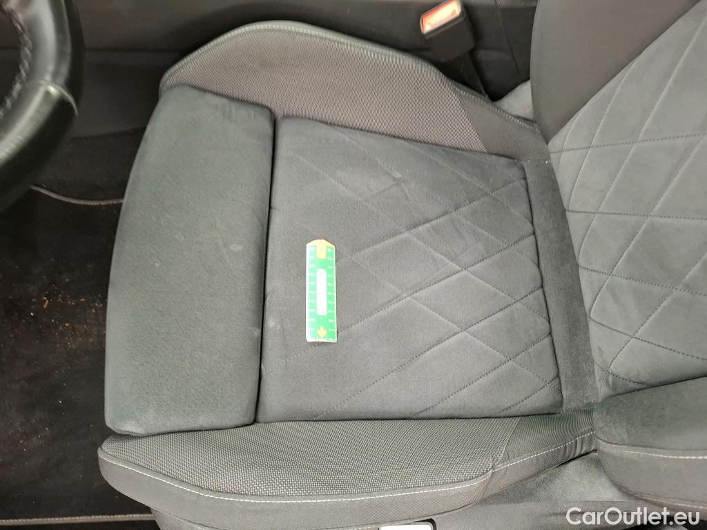  Volkswagen  Golf  VOLKSWAGEN / 2020 / 5P / Berline 1.4 eHybrid OPF 204 DSG6 Style #24