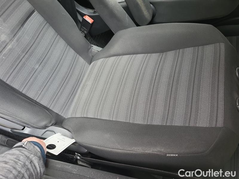  Opel  Combo  Life (E)  (2018) Com.L.1.5D 96 Elegance Plus 5d #15