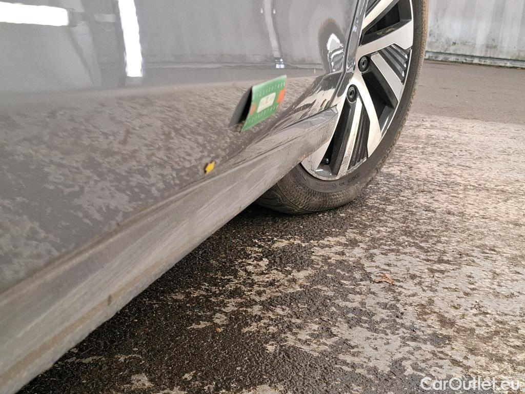  Volkswagen  Golf  VOLKSWAGEN / 2020 / 5P / Berline 1.4 eHybrid OPF 204 DSG6 Style #6