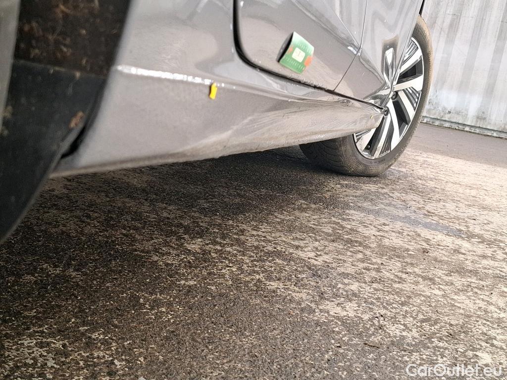  Volkswagen  Golf  VOLKSWAGEN / 2020 / 5P / Berline 1.4 eHybrid OPF 204 DSG6 Style #2