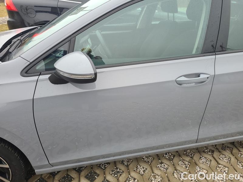  Volkswagen  Golf  VIII Variant (CG5) 2020 Var.1.5 TSI 96 Life #1