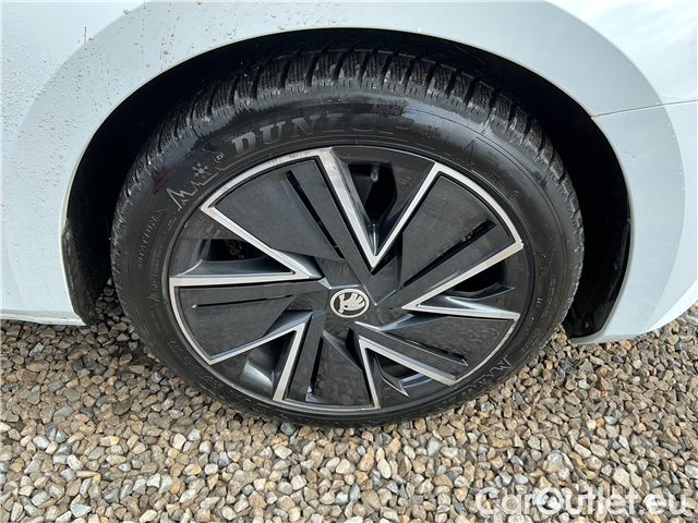  Skoda  Superb Supe.com.2.0TDI 147 Style Aut #4