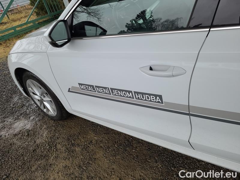  Skoda  Octavia  Combi (NX3)(2020) Oct.Com.1.5 e-TEC 110 Style AT #3