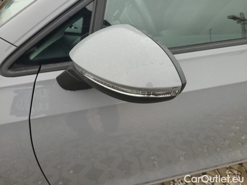  Volkswagen  Golf  VIII Variant (CG5) 2020 Var.1.5 TSI 96 Life #11