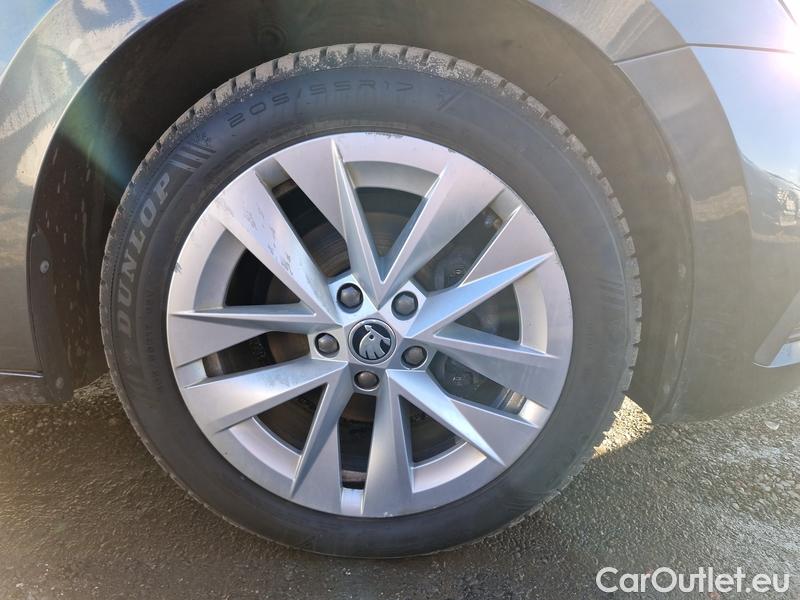  Skoda  Octavia  Lim. (NX3)(2020) Oct.Combi 2.0TDI 85 Style #11