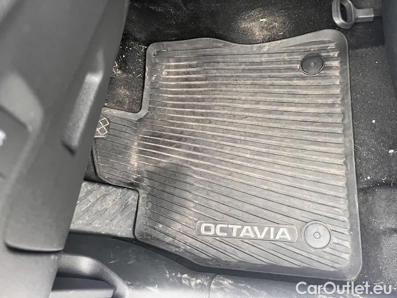  Skoda  Octavia  Combi (NX3)(2020) Oct.Combi 1.5TSI 110 Style #10