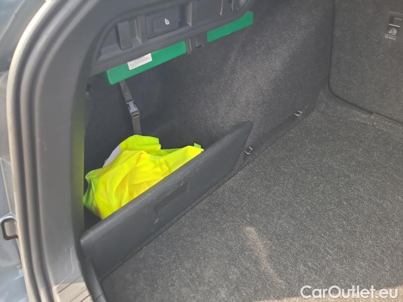  Skoda  Octavia  Combi (NX3)(2020) Oct.Combi 1.5TSI 110 Style #10