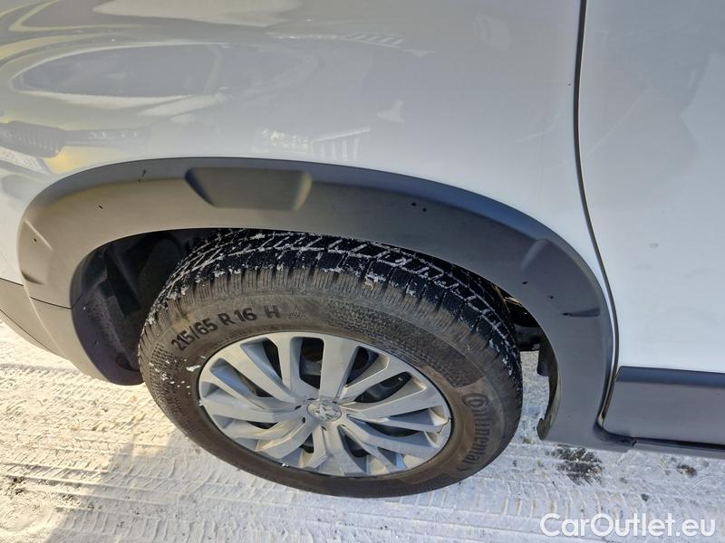  Peugeot  RIFTER   (06.2018->)  1.5BHDi 130 Allure #25