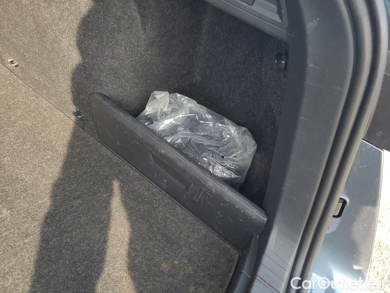  Skoda  Octavia  Combi (NX3)(2020) Oct.Combi 1.5TSI 110 Style #9