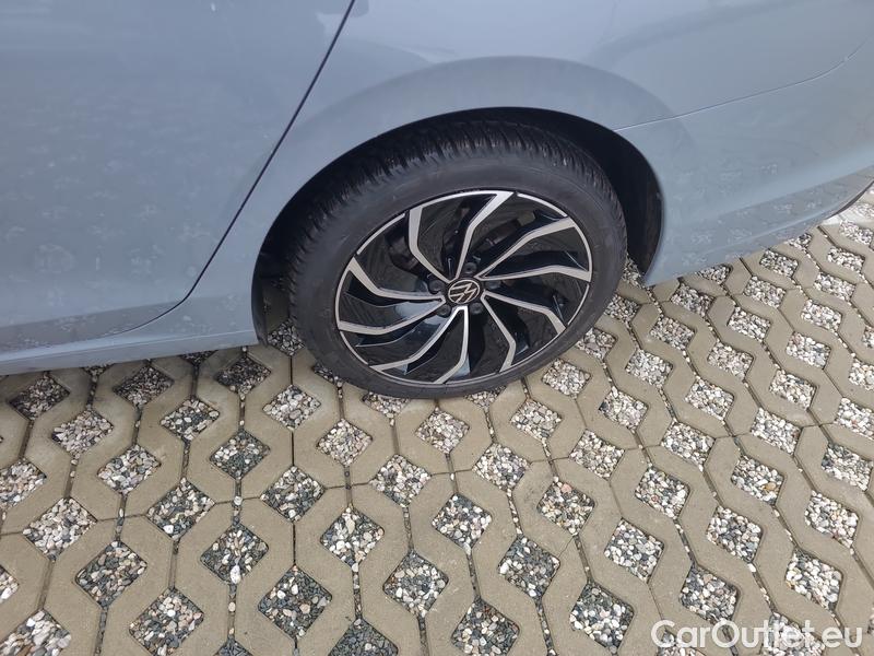  Volkswagen  Golf  VIII Variant (CG5) 2020 Var.1.5 TSI 96 Life #3