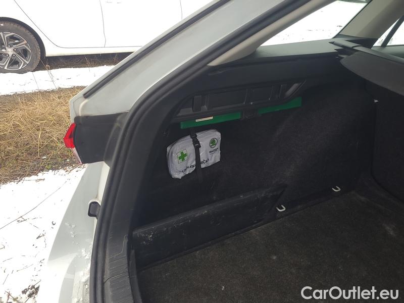  Skoda  Octavia  Combi (NX3)(2020) Oct.Combi 1.0TSI 81 Ambition #20