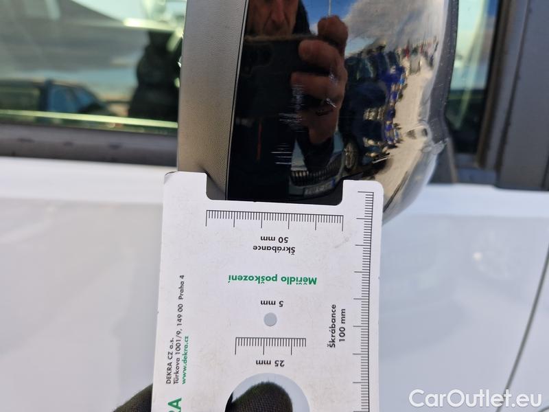  Peugeot  RIFTER   (06.2018->)  1.5BHDi 130 Allure #27