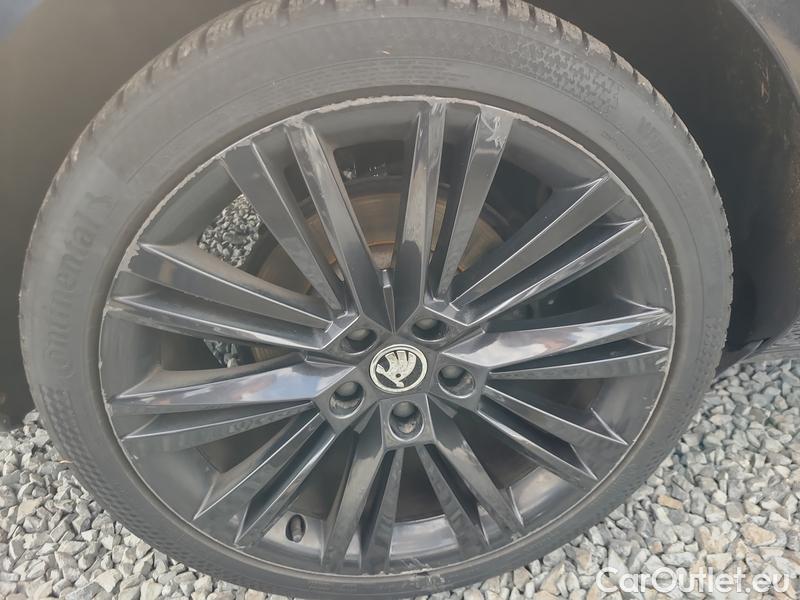  Skoda  Superb  (3V3)(2015) Supe.2.0TDI 147 Style 4x4 Aut #23