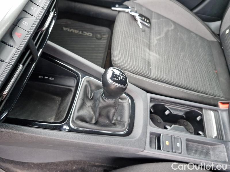  Skoda  Octavia  Combi (NX3)(2020) Oct.Combi 2.0TDI 85 Ambition #10