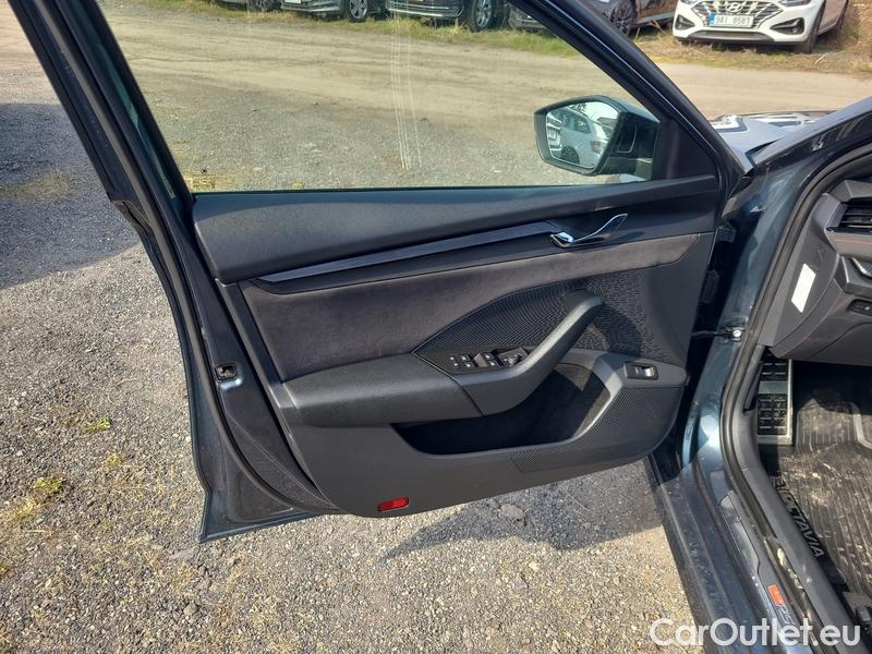  Skoda  Octavia  Combi (NX3)(2020) Oct.C. 2.0TDI 147 RS 4x4 AT #6