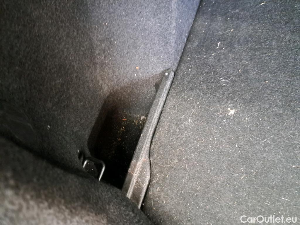  Audi  A3 AUDI  Sportback / 2020 / 5P / Berline 35 TFSI 150 MHEV S Tronic S Line #40