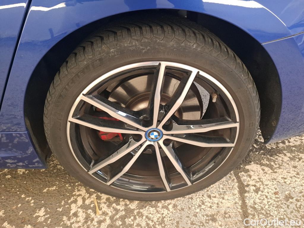  Bmw  Serie 3 BMW Série 3 Berline / 2018 / 4P / Berline 330e 292ch M Sport BVA8 Hybride #21