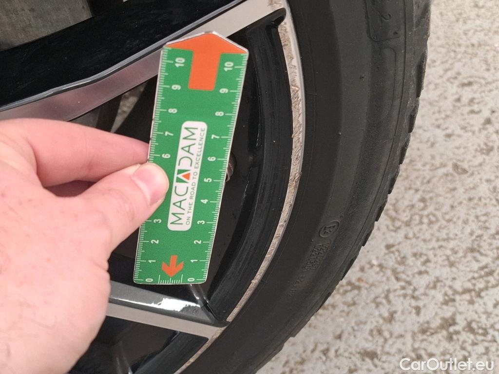  Bmw  Serie 3 BMW Série 3 Berline / 2018 / 4P / Berline 330e 292ch M Sport BVA8 Hybride #18