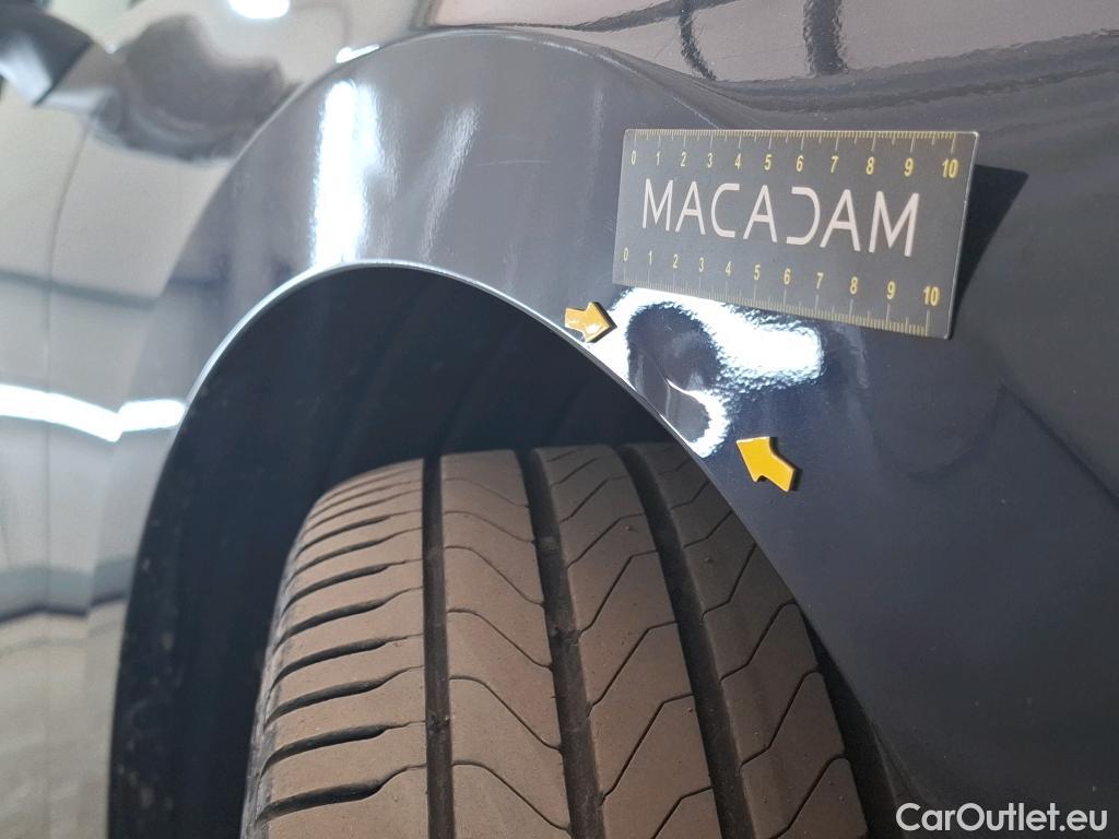  Mazda  3 MAZDA Mazda / 2019 / 5P / Berline e-Skyactiv G M-Hyd 122 Business Ex BVM6 #9