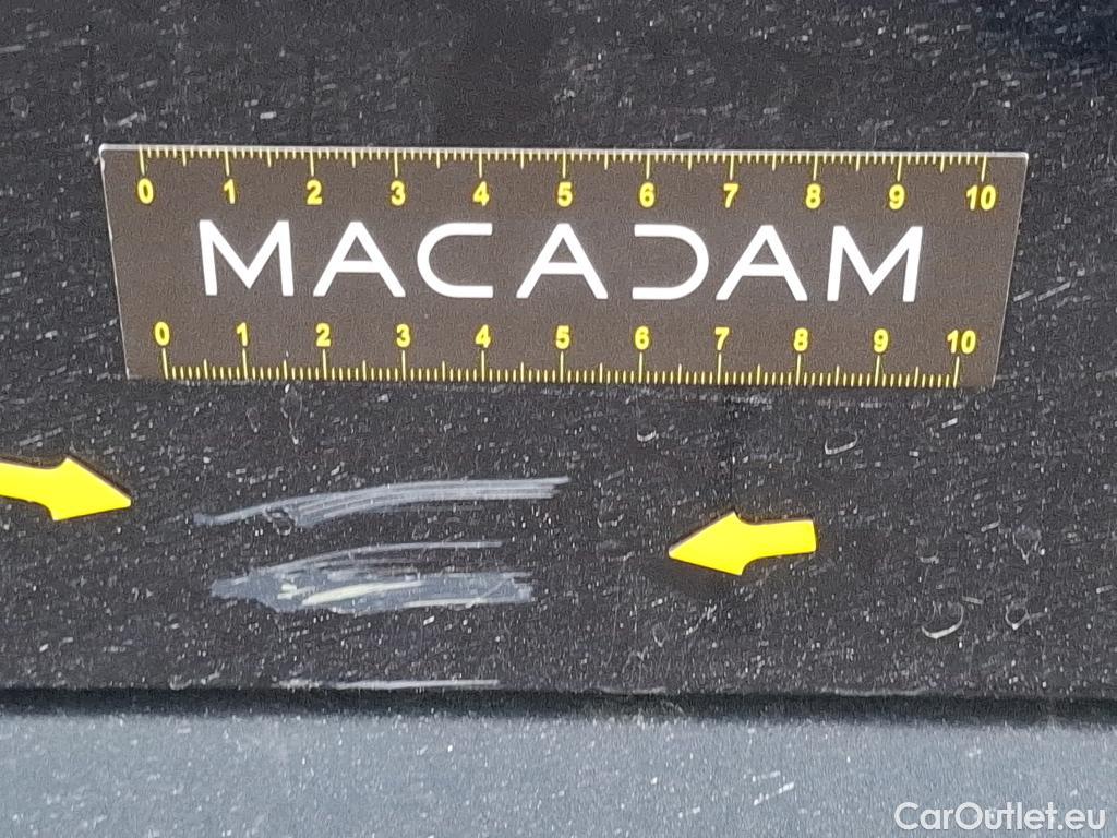  Mercedes  GLC MERCEDES-BENZ  / 2022 / 5P / SUV  400 e Business Line 4MATIC #4