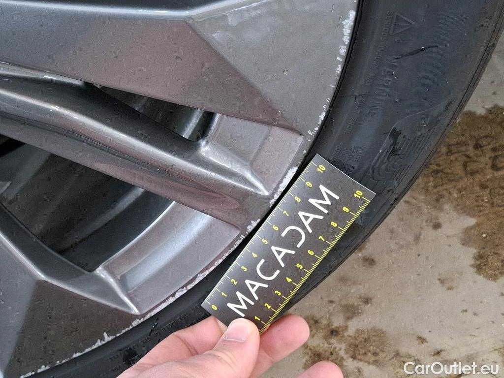  Peugeot  208  (e-) Allure Pack 50kWh BVA #13