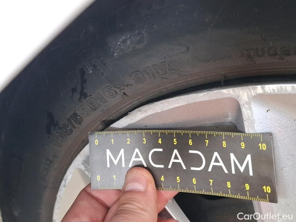  Opel  Corsa  F e Edition Business 50kWh BVA #11