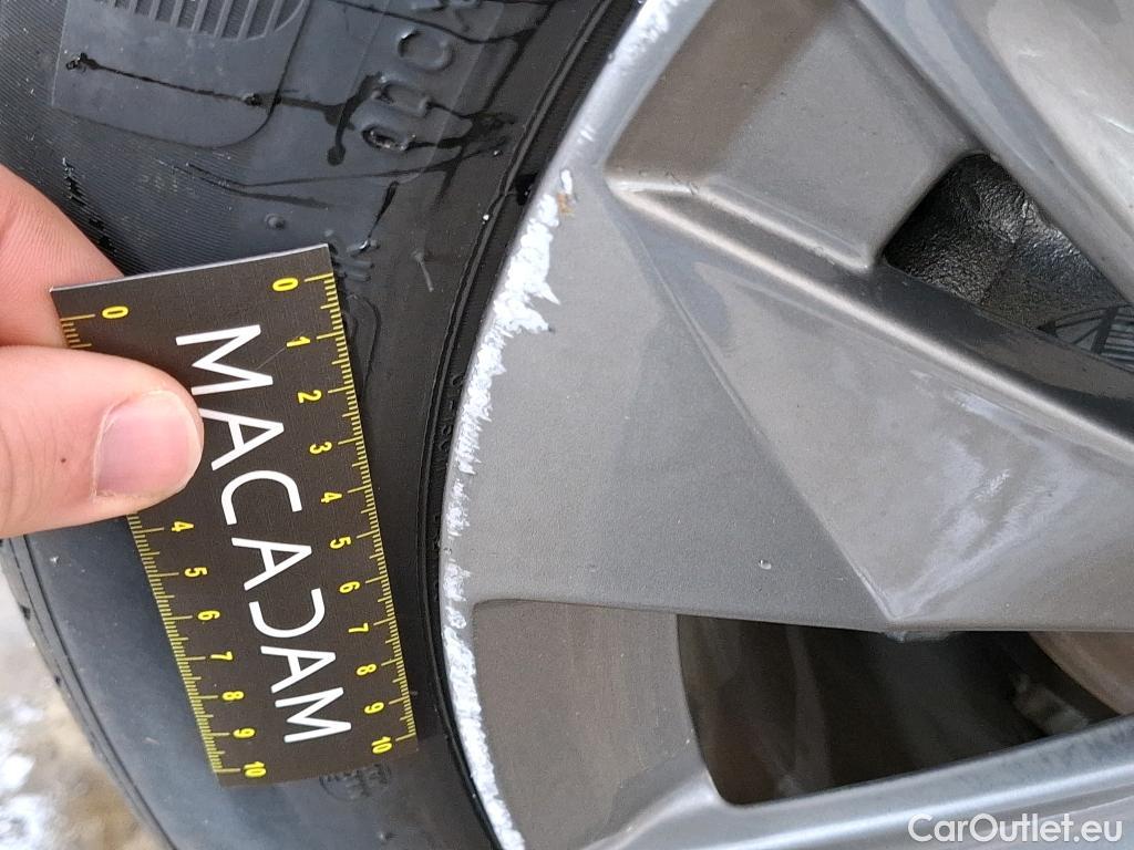  Peugeot  208  (e-) Allure Pack 50kWh BVA #10