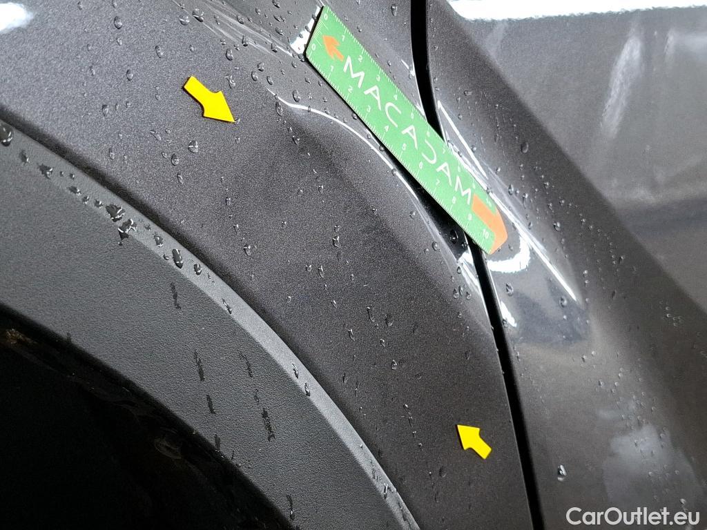  Toyota  C-HR TOYOTA  / 2016 / 5P / SUV 1.8 Hybride 122 Dynamic Business Stage A #3