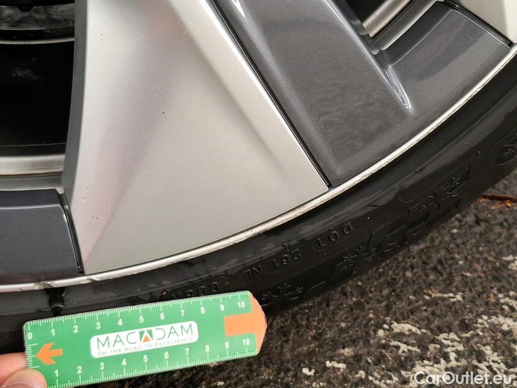  Tesla  Model Y TESLA  / 2021 / 5P / SUV RWD #4