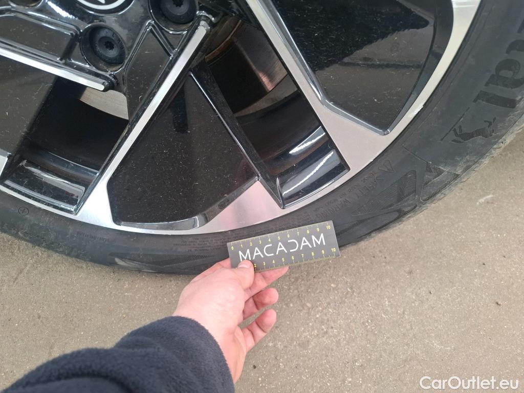  Volkswagen  ID.3  150 kW Pro Performance Life Plus 58kWh BVA #24