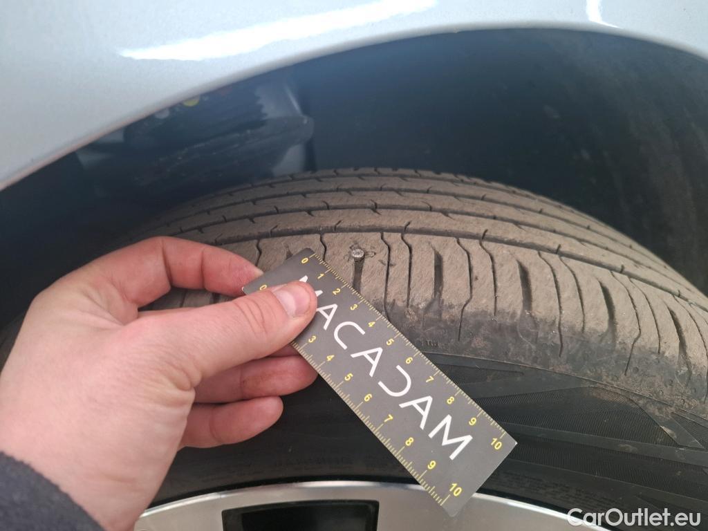  Volkswagen  ID.3  150 kW Pro Performance Life Plus 58kWh BVA #17