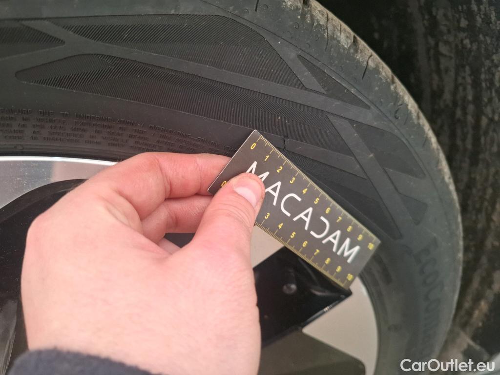  Volkswagen  ID.3  150 kW Pro Performance Life Plus 58kWh BVA #13