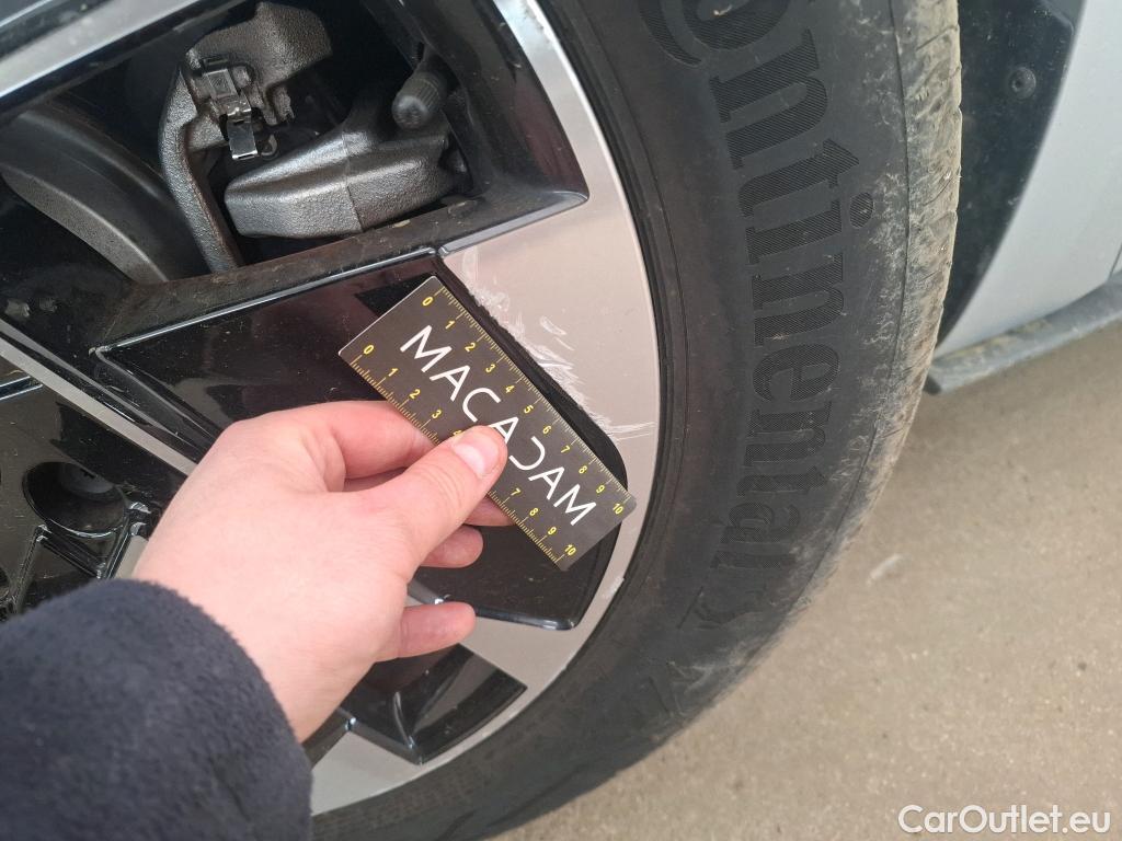  Volkswagen  ID.3  150 kW Pro Performance Life Plus 58kWh BVA #21