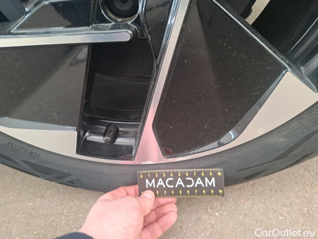  Volkswagen  ID.3  150 kW Pro Performance Life Plus 58kWh BVA #30