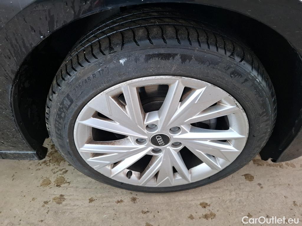  Audi  A3 AUDI  Sportback / 2020 / 5P / Berline 35 TFSI 150 MHEV S Tronic Design Luxe #31