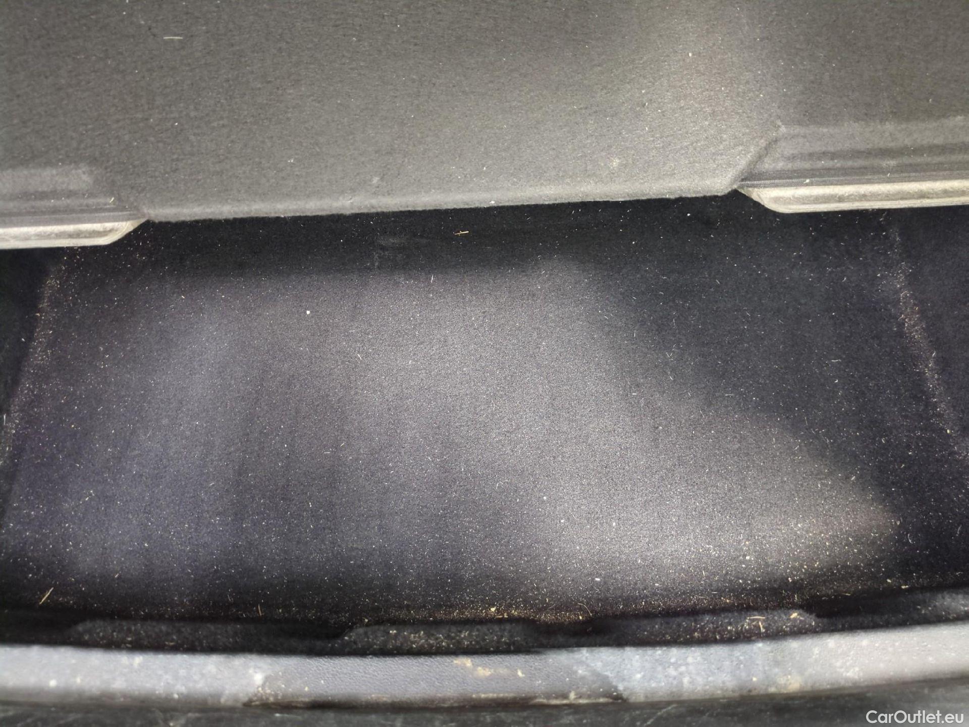  Bmw  X1 BMW  / 2022 / 5P / SUV sDrive18d DKG7 #4