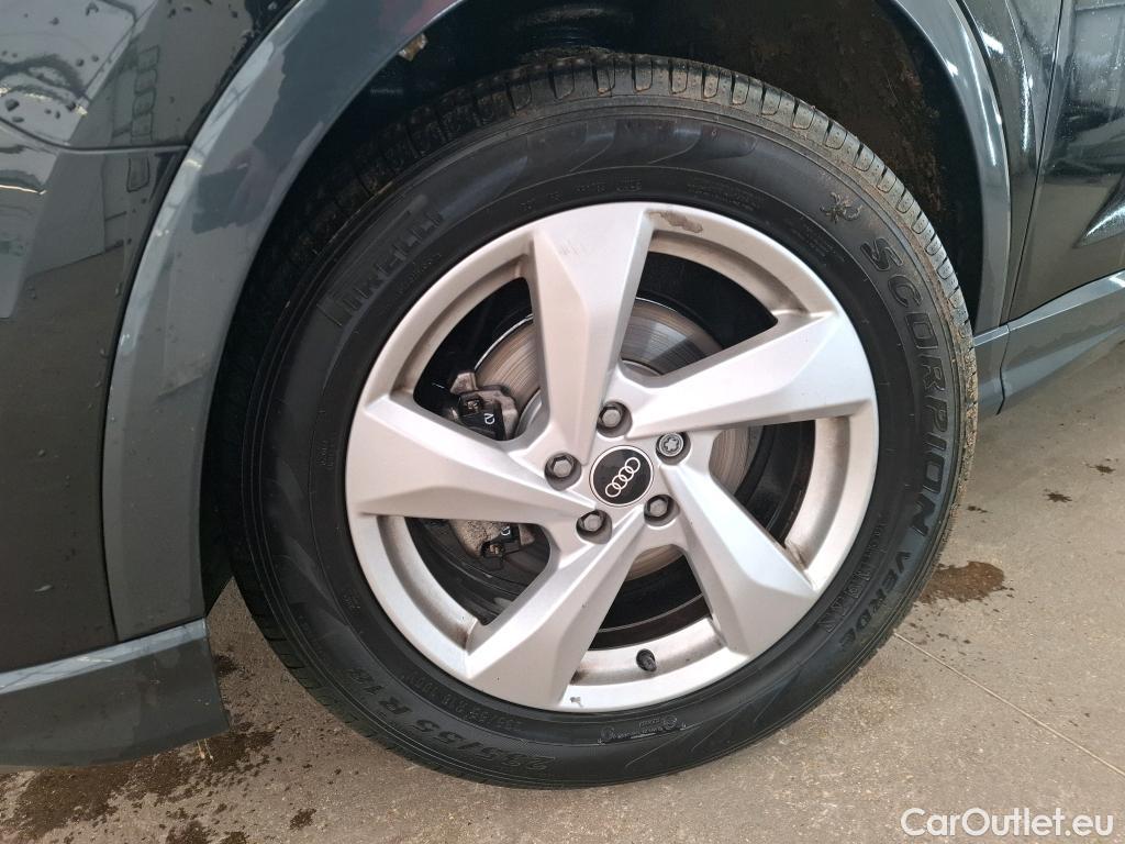  Audi  Q3 AUDI  / 2018 / 5P / SUV 35 TFSI 150 MHEV S TRONIC DESIGN LUXE #18