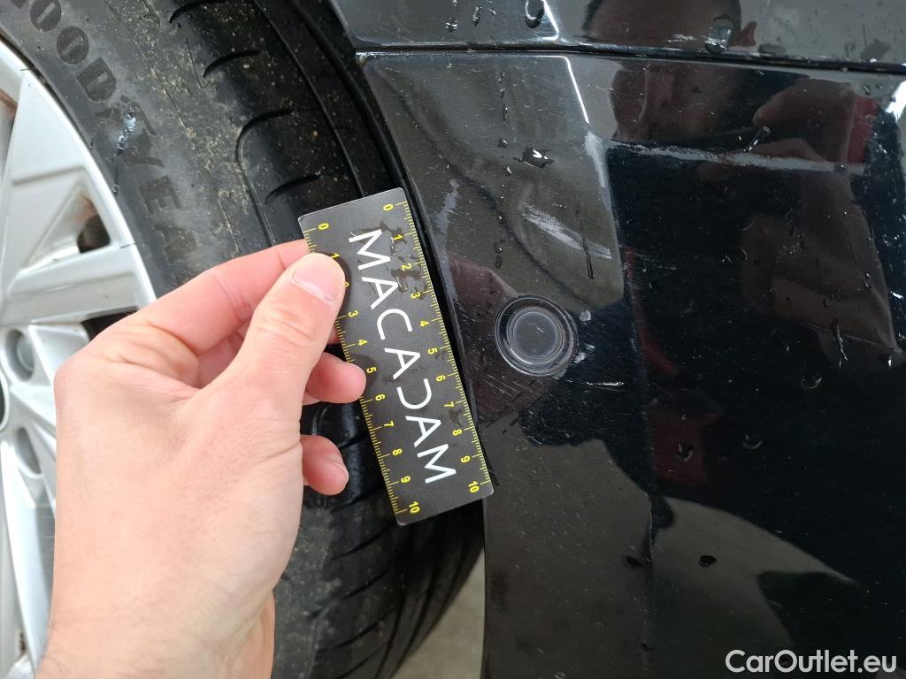  Audi  A3 AUDI  Sportback / 2020 / 5P / Berline 35 TFSI 150 MHEV S Tronic Design Luxe #4